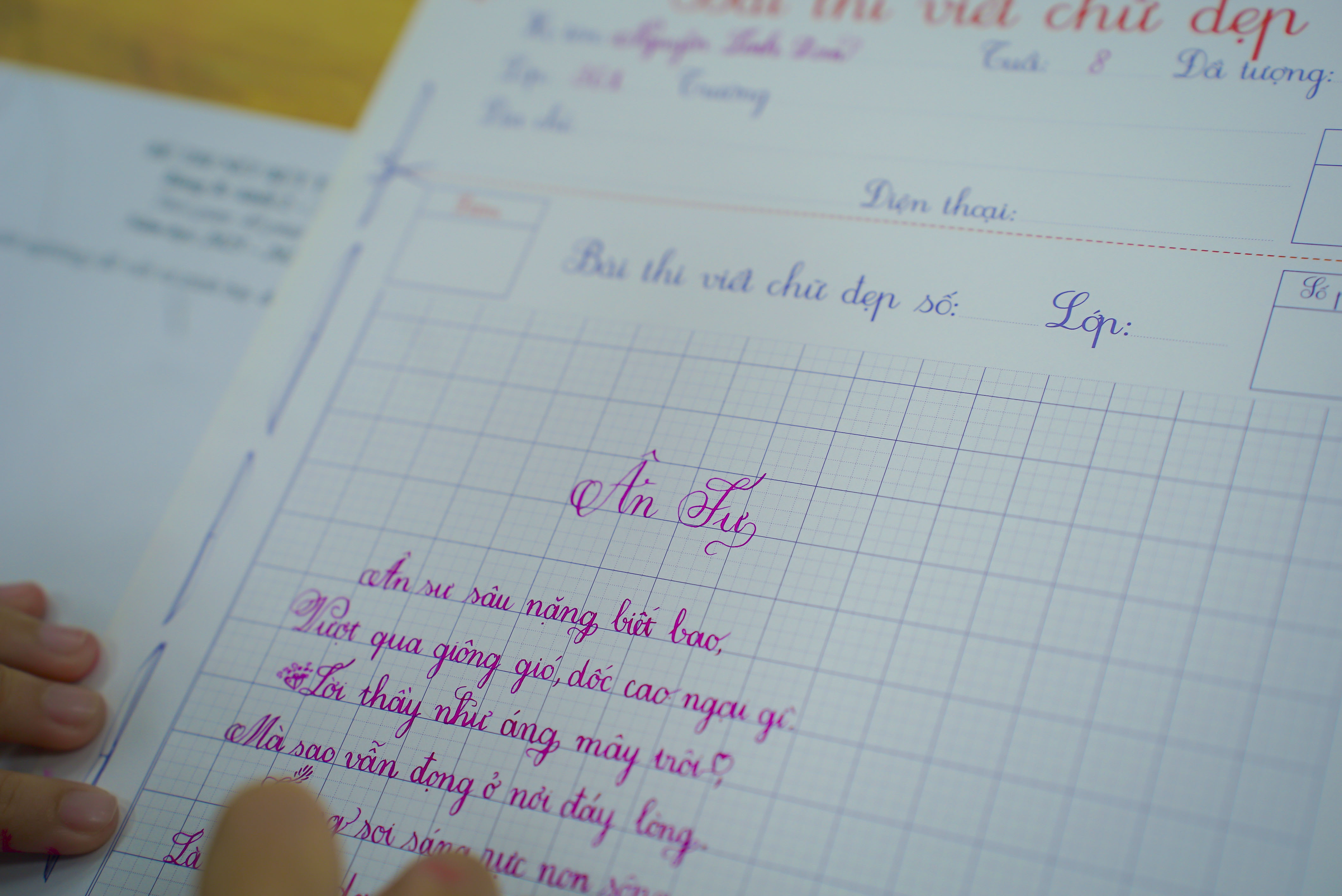 hoc-sinh-tham-gia-thi-net-but-tri-an